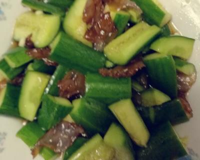 清爽夏日佳品 涼拌黃瓜海蜇頭的制作與風(fēng)味